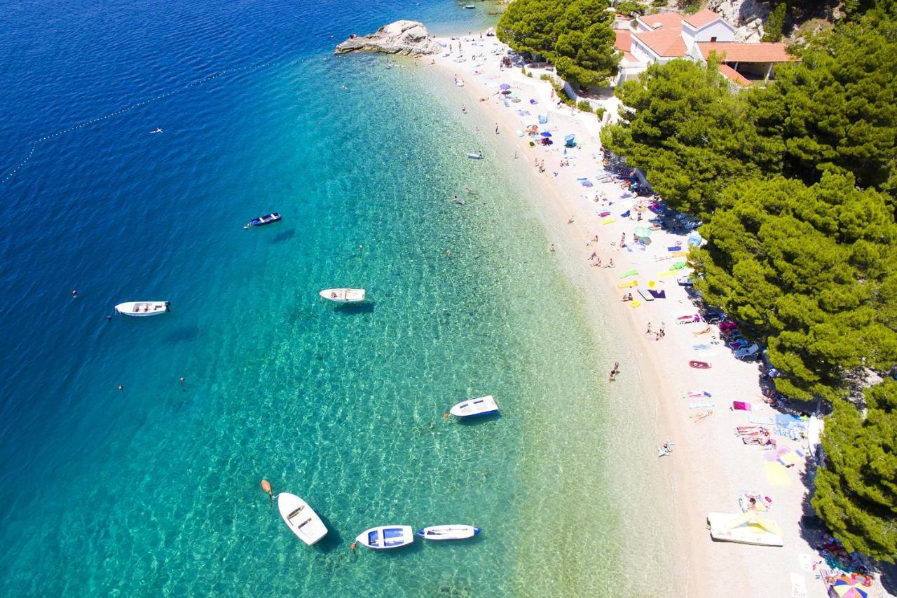Apartments With A Parking Space Brela, Makarska - 11687 Exterior photo