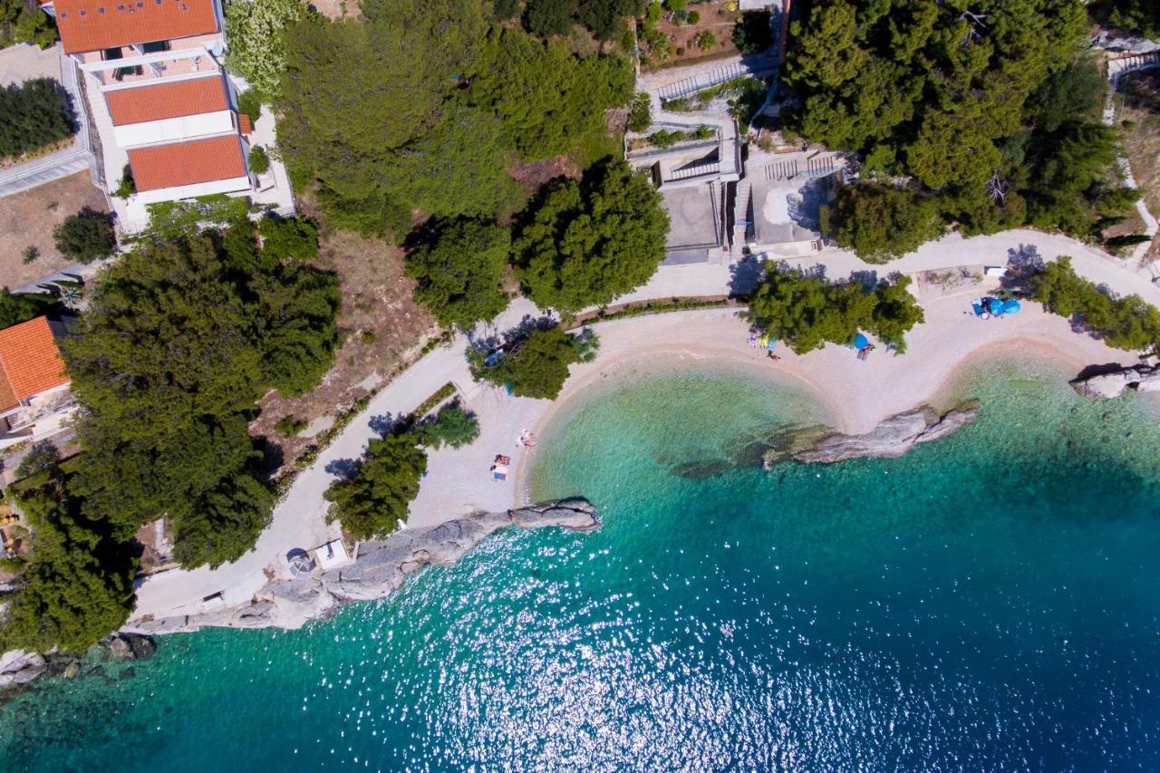 Apartments With A Parking Space Brela, Makarska - 11687 Exterior photo