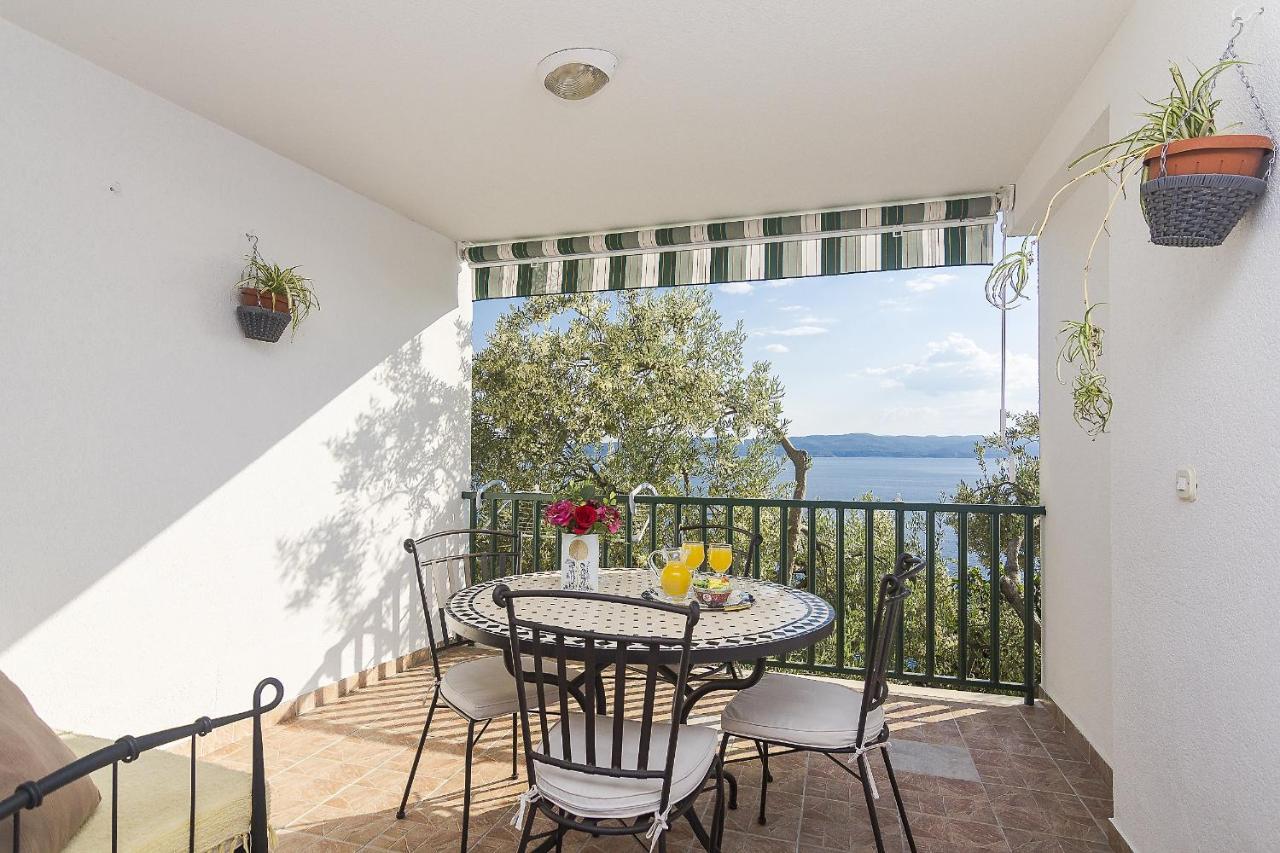 Apartments With A Parking Space Brela, Makarska - 11687 Exterior photo