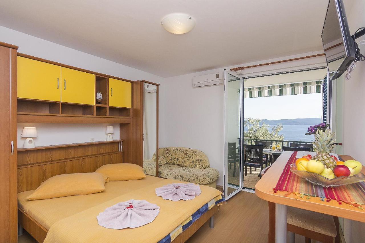 Apartments With A Parking Space Brela, Makarska - 11687 Exterior photo