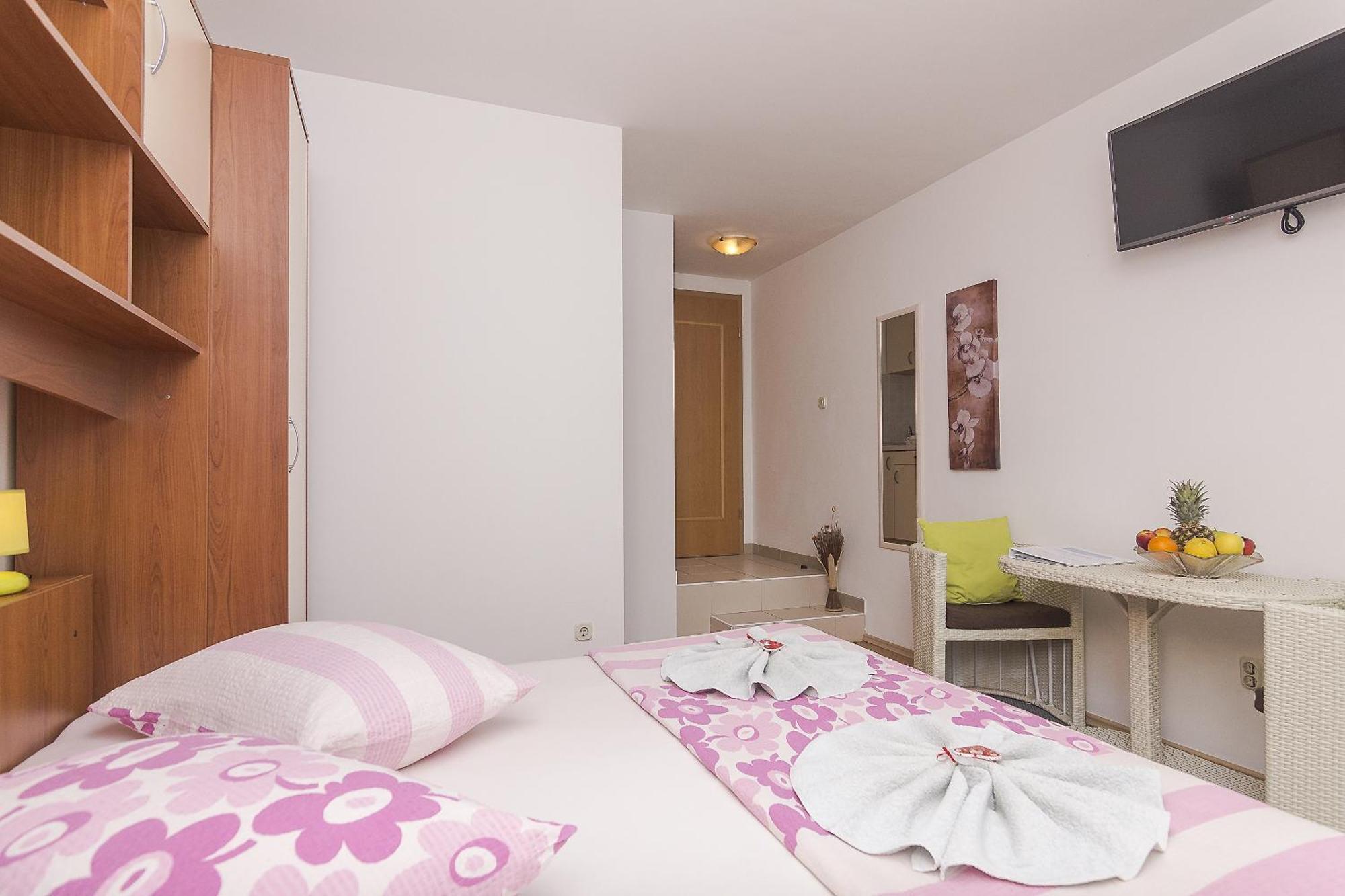 Apartments With A Parking Space Brela, Makarska - 11687 Room photo